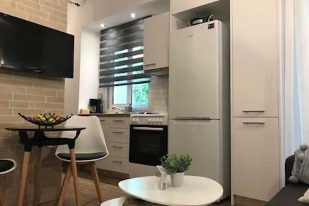 Cozy Studio 50M From Sea เอเธนส์ ภายนอก รูปภาพ